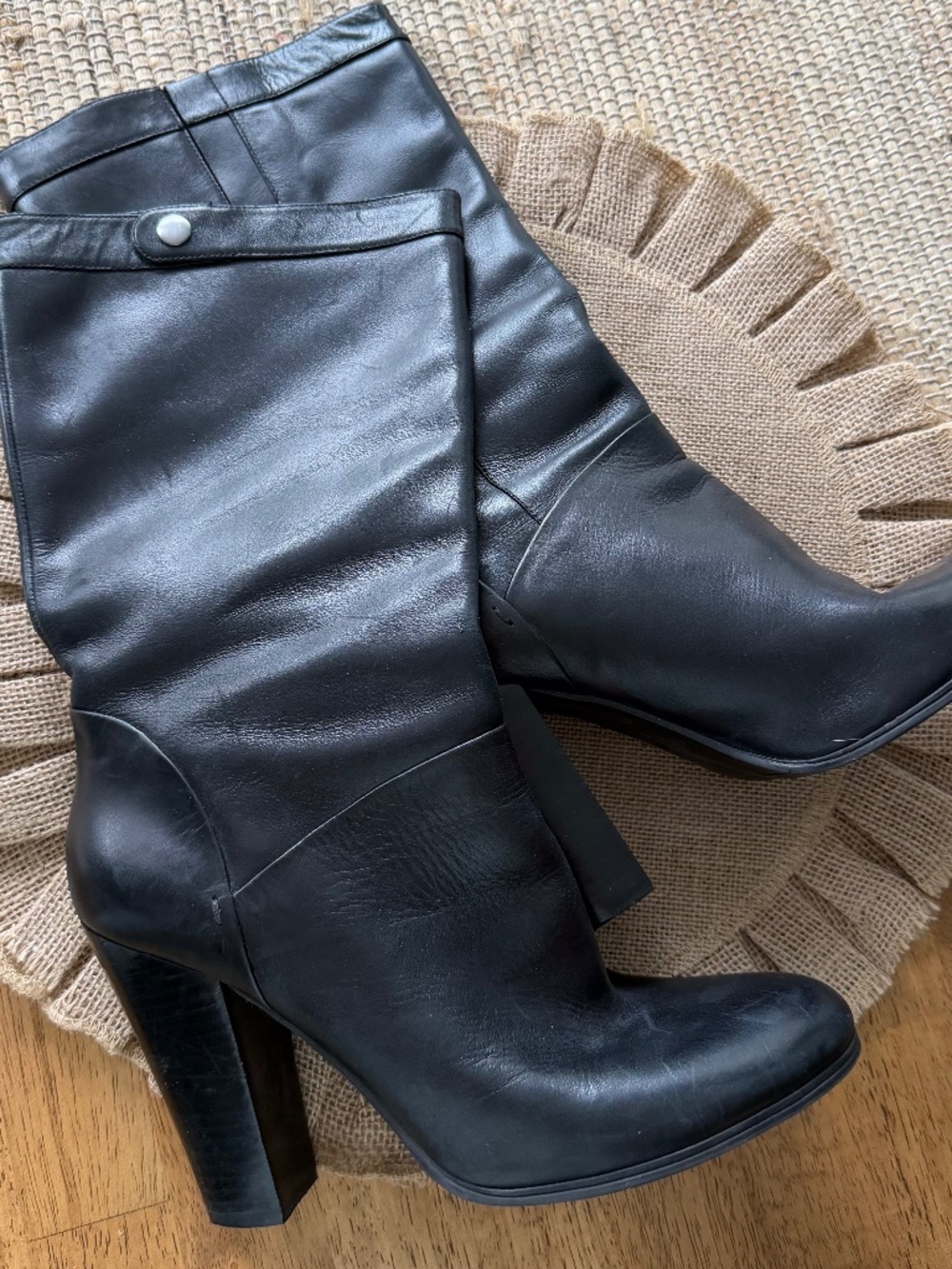 Nine West Amrit Black Leather Mid Calf Boots High Heel boots Sz 9.5M Vamp